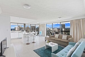 1 Bedroom Superior Apartment | Living area