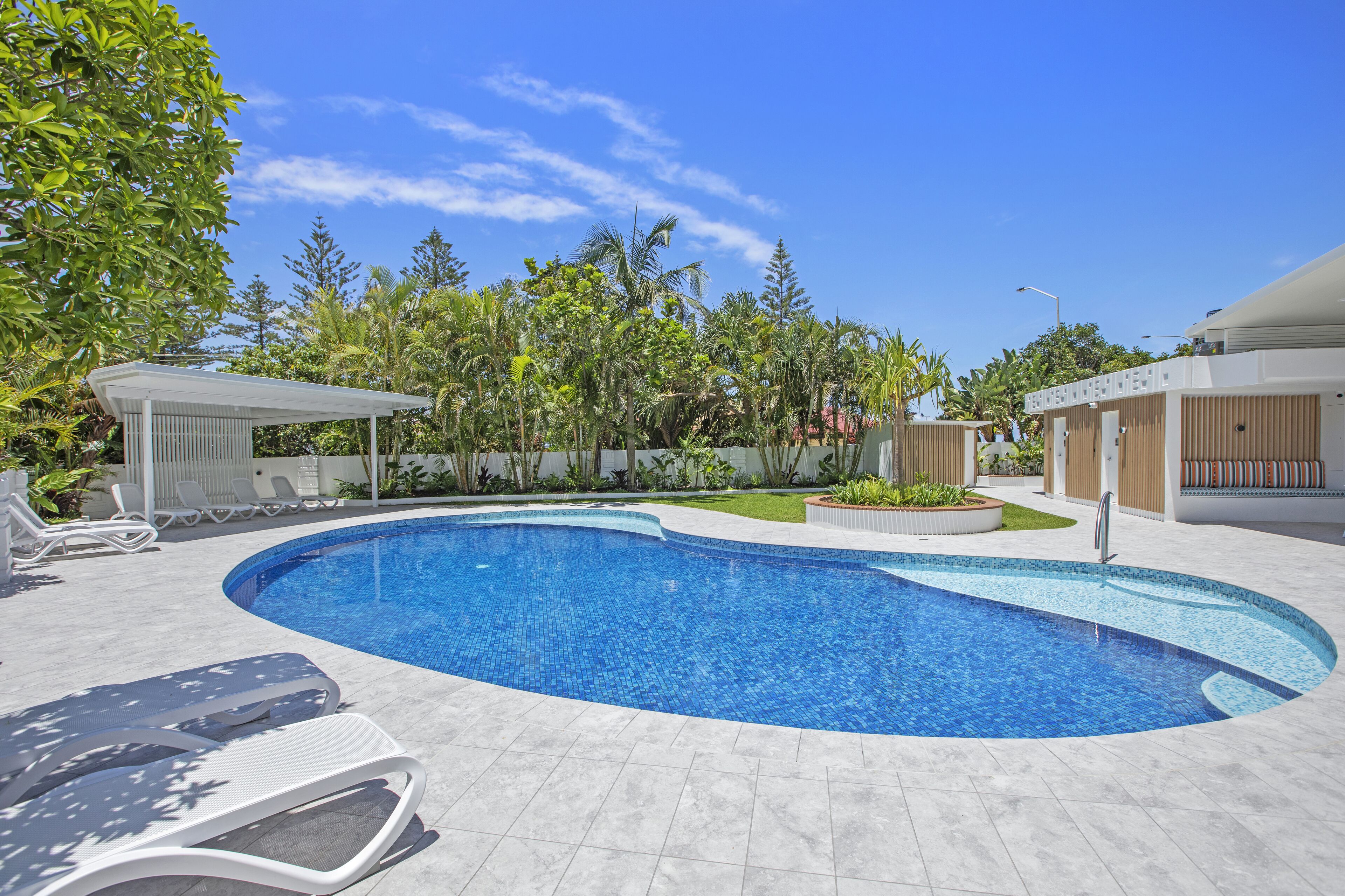 De Ville Apartments — image 3