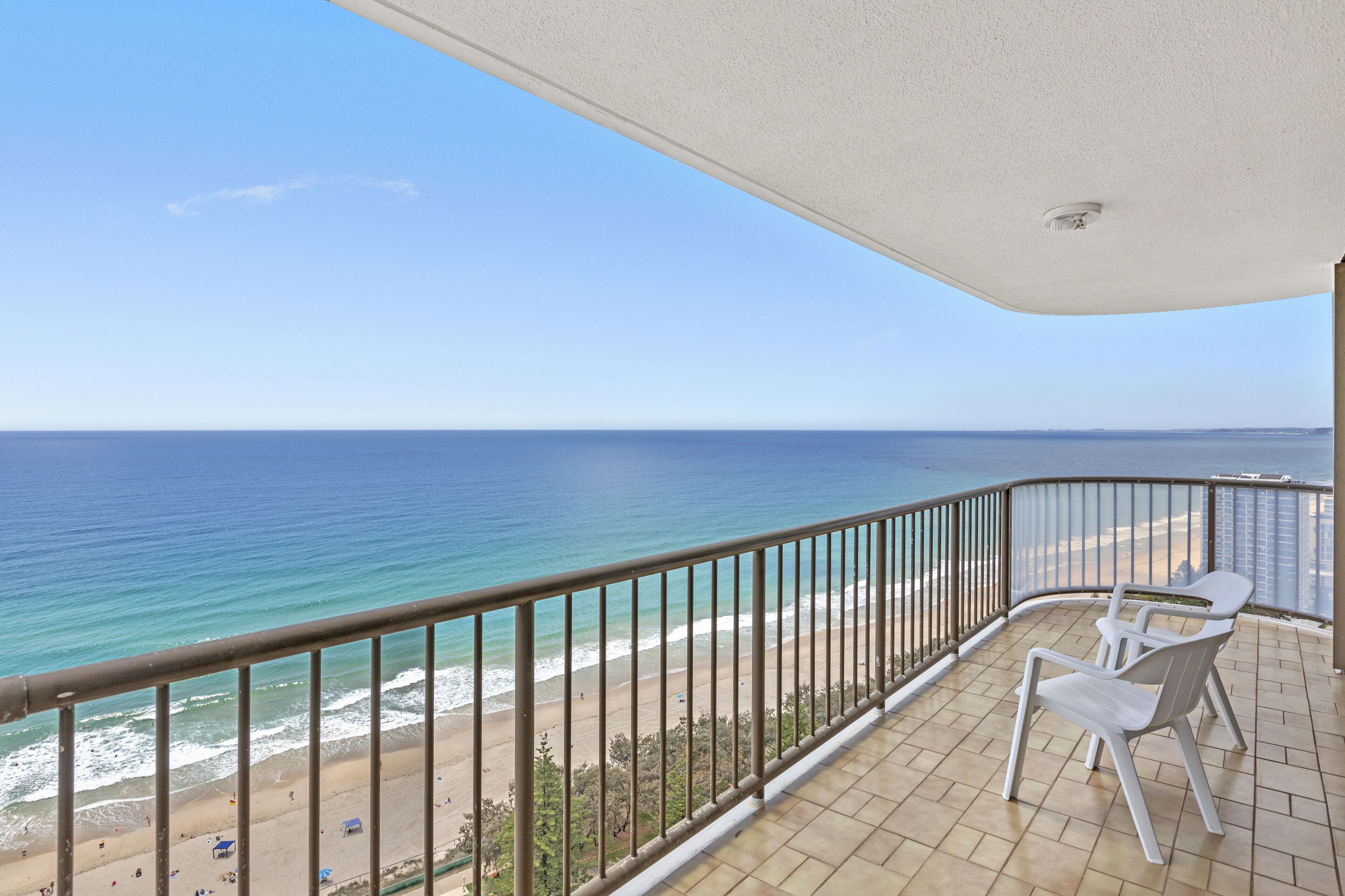 De Ville Apartments — image 8