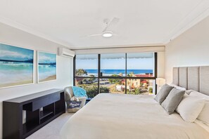 高級公寓, 2 間臥室, 海景 | 熨斗/熨衣板、免費無線上網、床單