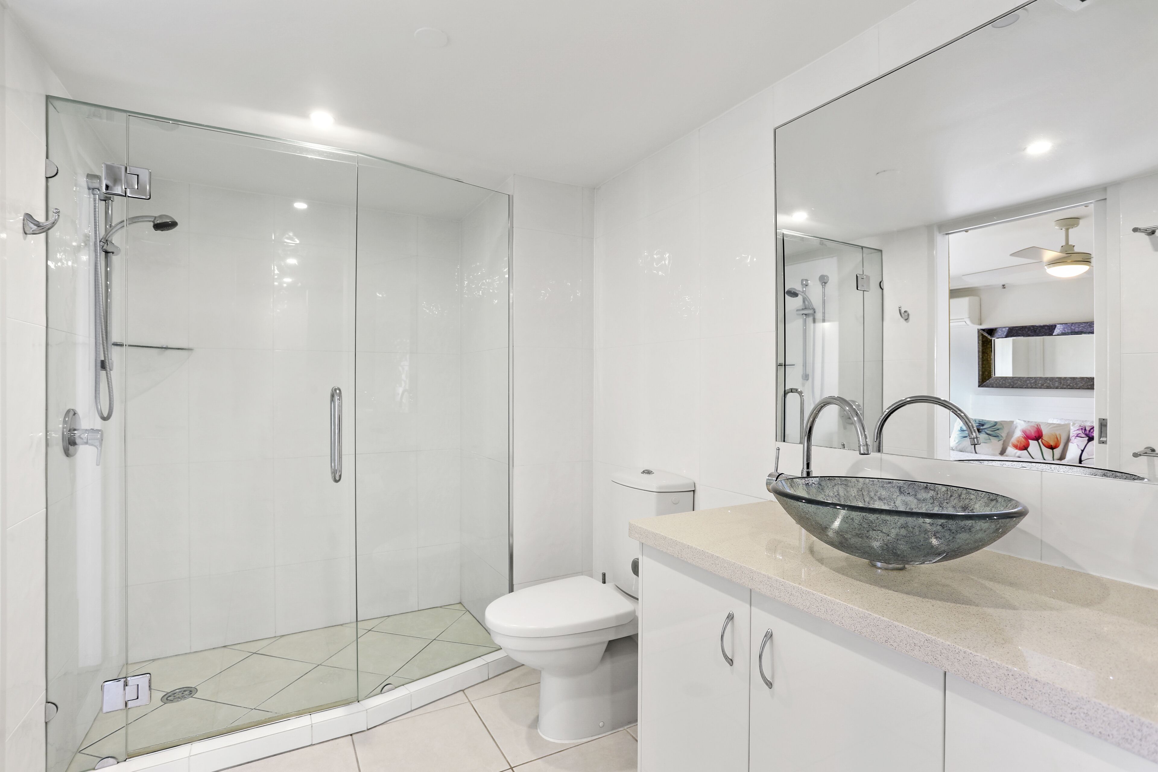 De Ville Apartments — image 20