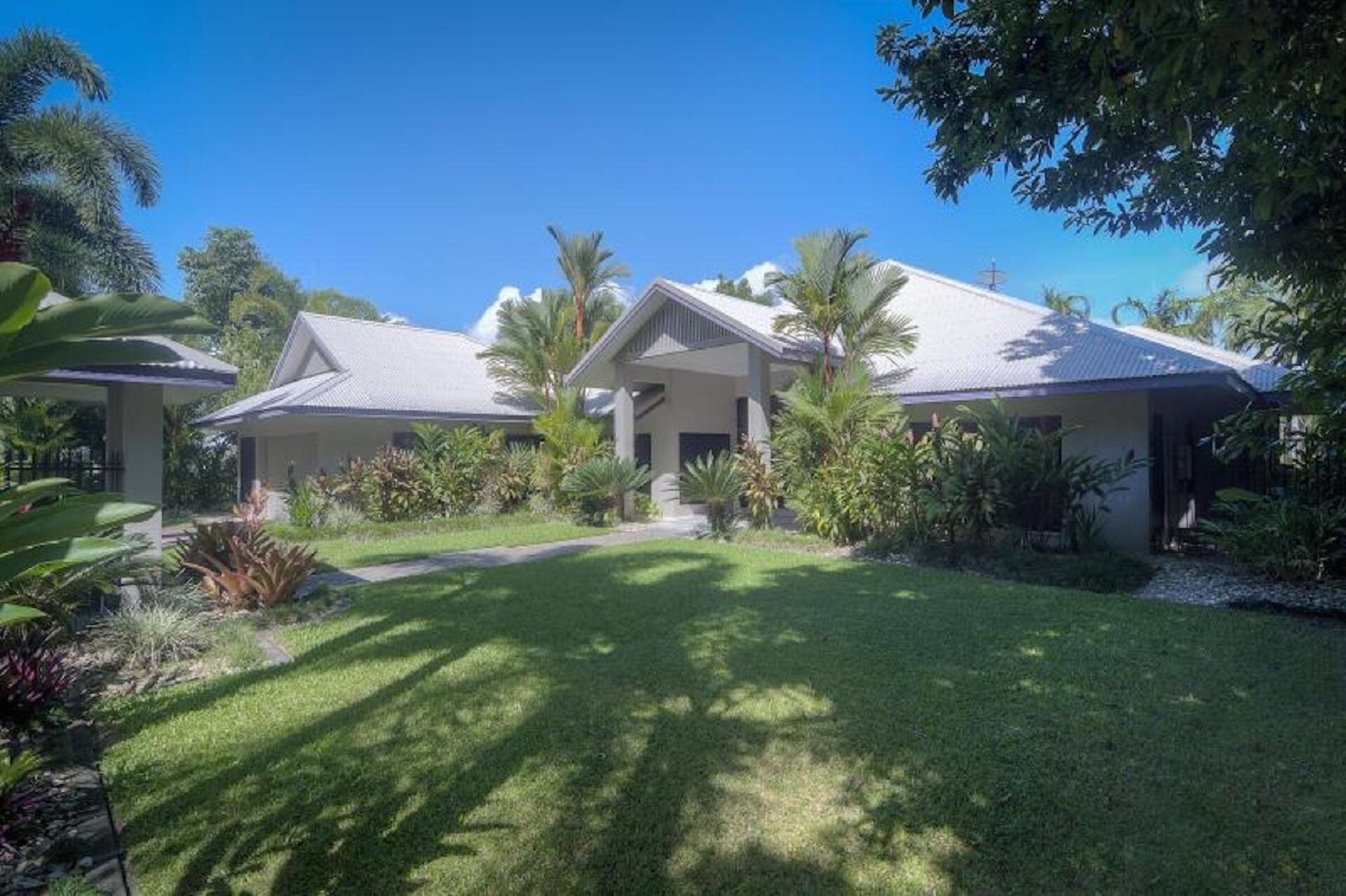 Tranquility By The Course Port Douglas