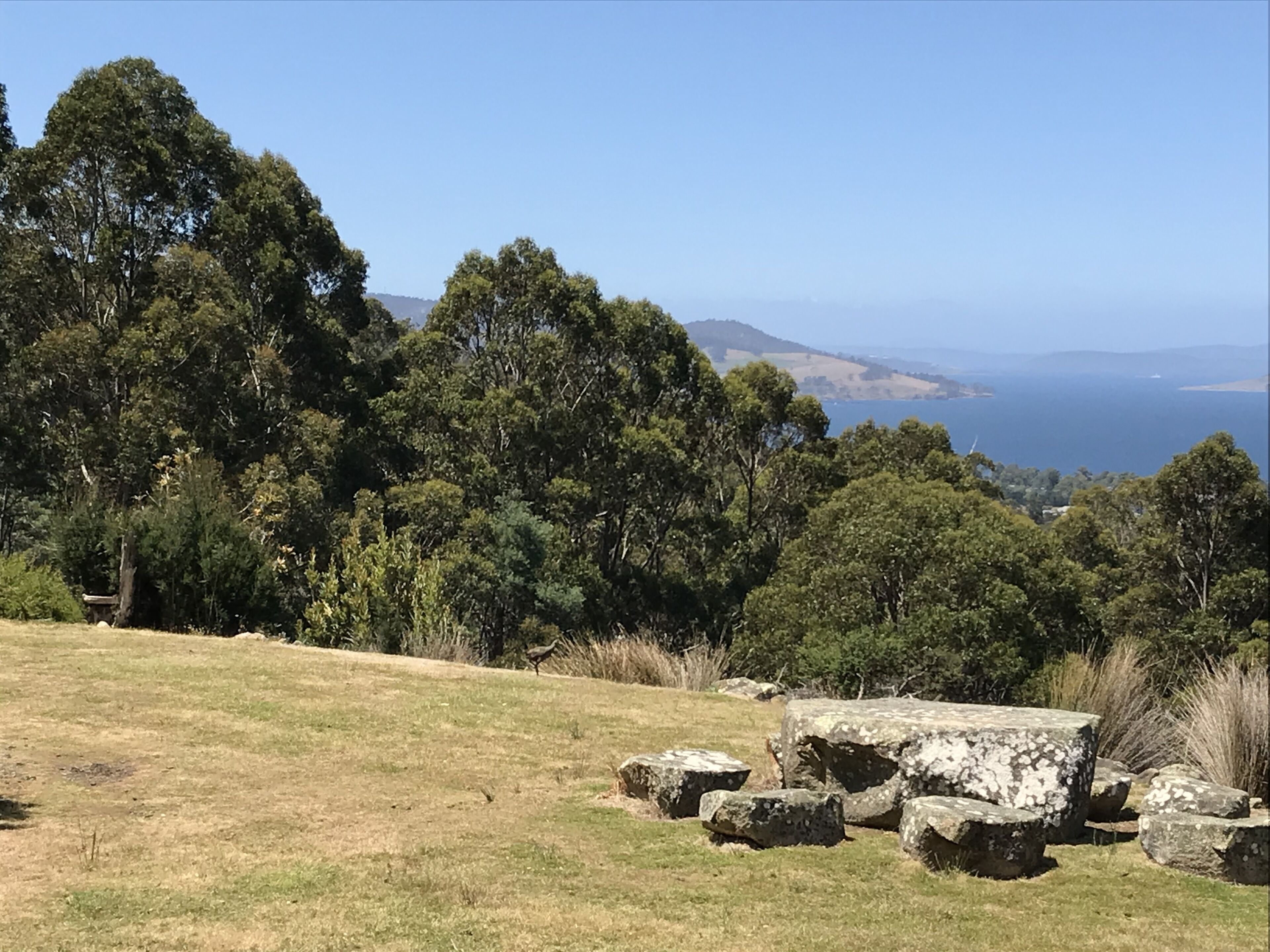 Fantastic getaway for family or friends with spectacular views. — image 15