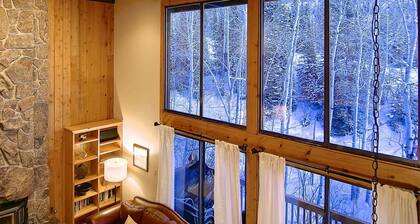 Fuera de temporada y ofertas de verano! En la montaña, caminata con increíbles vistas, cubiertas, piscina, jacuzzi, gimnasio