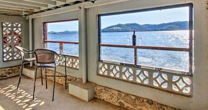 Lakefront Retreat w/ Dock, Paddle Boards & Kayaks!