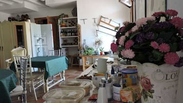 Breakfast area