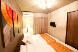 Free WiFi, bed sheets - Japaning Hotel Toji2 (Kyoto)