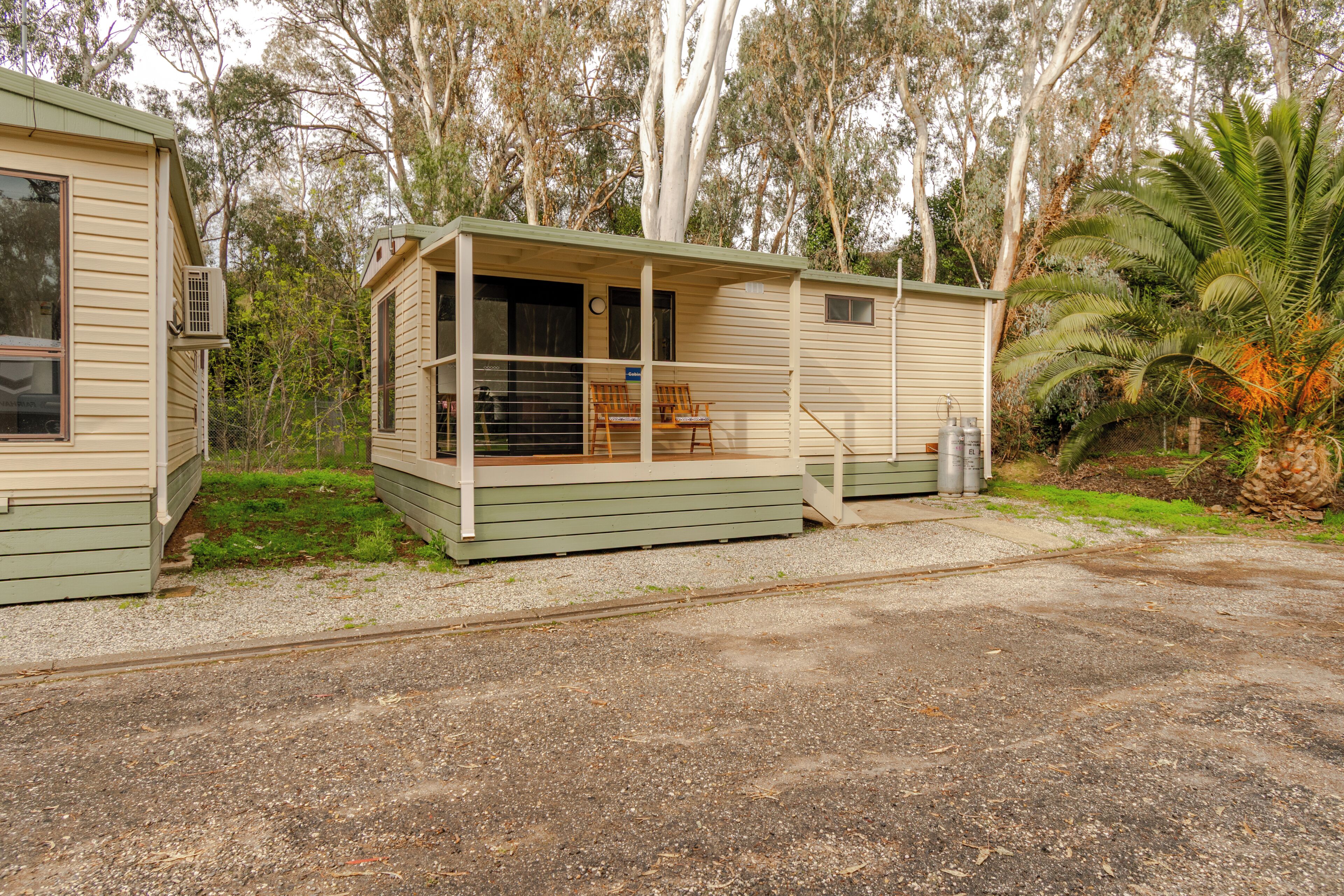 1 Bedroom Wildrose Cabin (Pet-Friendly) | Iron/ironing board, free WiFi, bed sheets