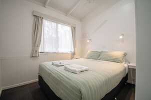 2 Bedrooms Musk Duck Bunk Cabin | Iron/ironing board, WiFi (free), bed sheets
