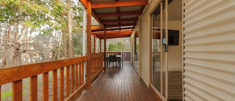 Cabaña de lujo, 3 habitaciones, vista al río | Terraza o patio
