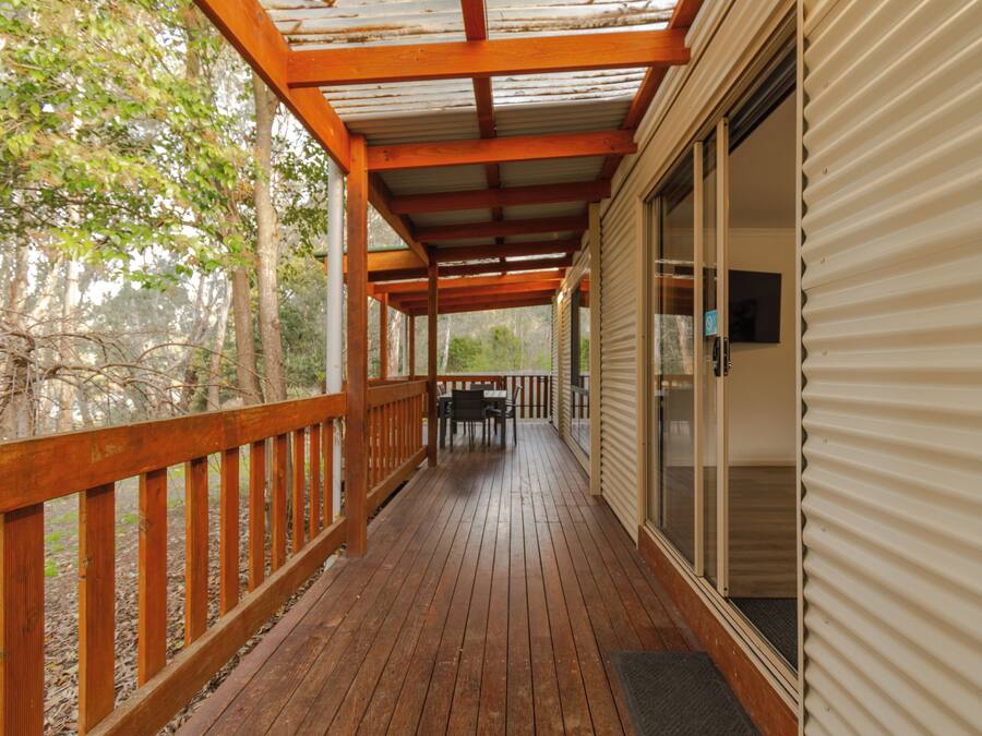 3 Bedrooms Seymour River Lodge | Terrace/patio