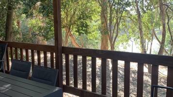 Cabane Luxe, 3 chambres, vue fleuve | Terrasse/Patio