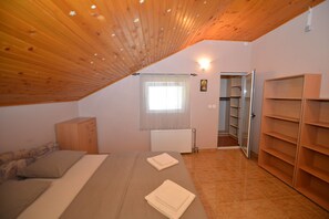 Comfort Apartment, 2 Bedrooms, Sea View | 1 bedroom, individually decorated, individually furnished, desk