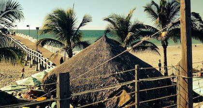 Ihana koti lämmitetty uima-allas lähellä rantoja ja Shamrock Park ilmainen wifi