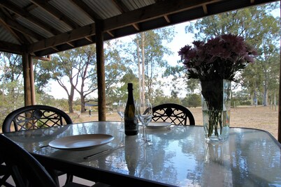 Blue Wren Villa Lovedale - Central to all wineries, restaurants & attractions