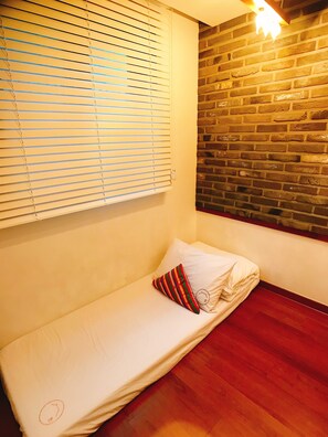 Einzelzimmer (#05) | Kostenloses WLAN