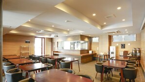 Cafe - OYO Hotel Reborn Namba-Minami (Osaka)