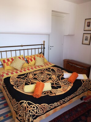 2 bedrooms, iron/ironing board, travel cot, free WiFi