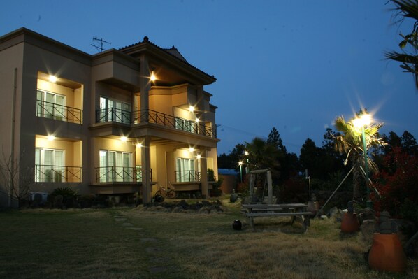 Front of property - evening/night - For You Pension (Seogwipo)