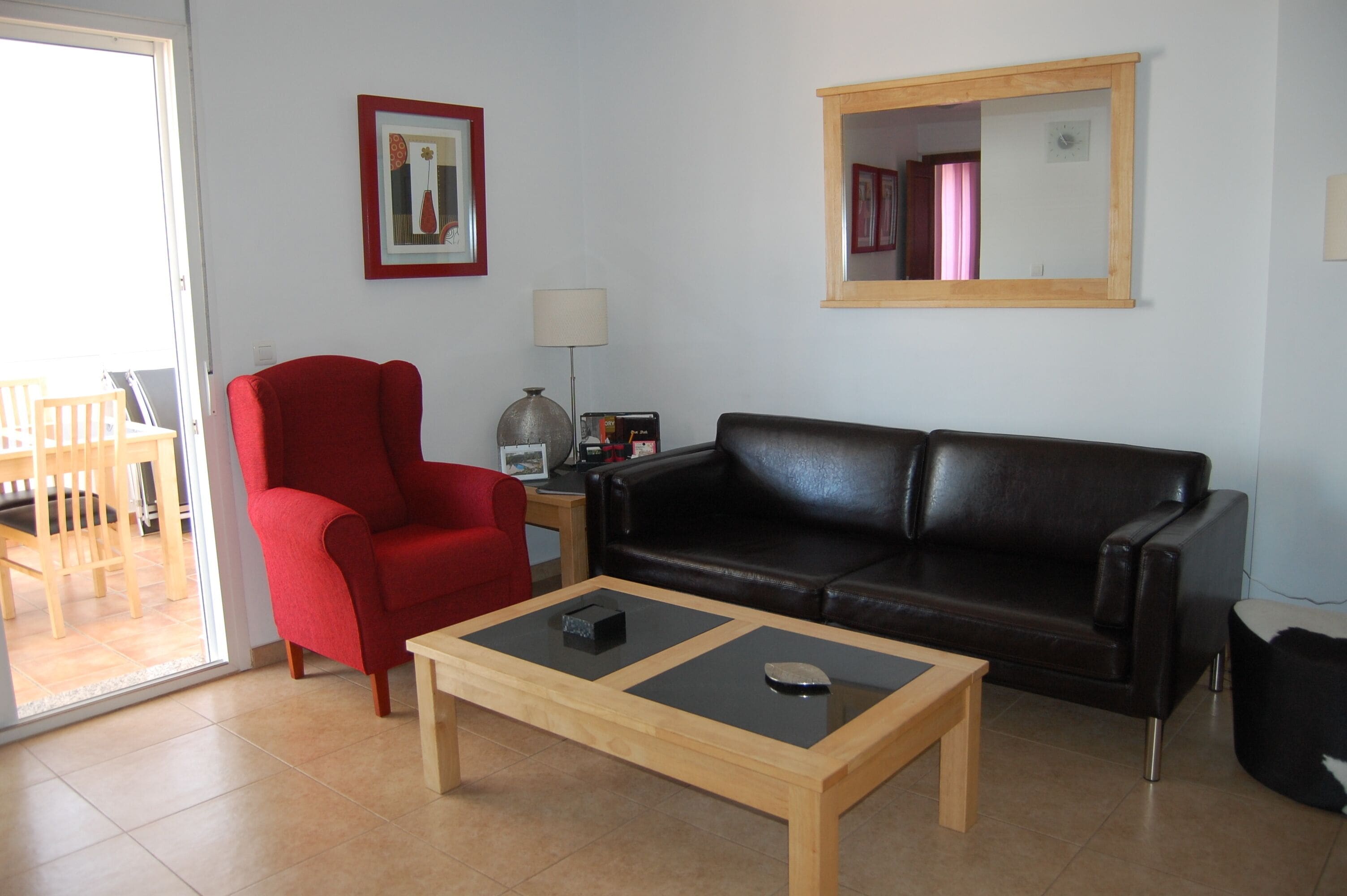 Smart TV, fireplace, DVD player, books