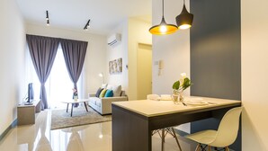One Bedroom Suite | In-room dining