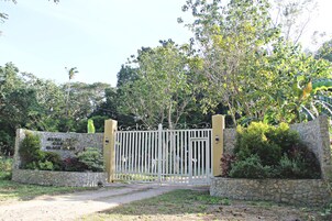 Entrada de la propiedad