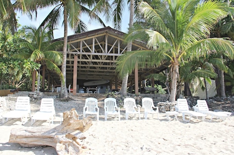 Private beach, white sand, snorkelling, kayaking. Submarine Garden Beach Resort