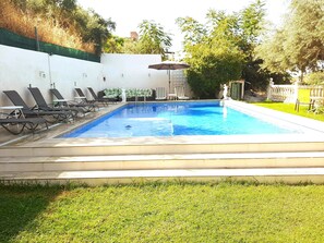 Outdoor pool - SPECIAL OFFER Villa del Tilo (Huetor Santillán, Granada)