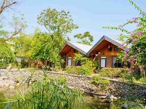 Perusbungalow, näköala puutarhaan | Pimennysverhot, äänieristys, ilmainen Wi-Fi, vuodevaatteet