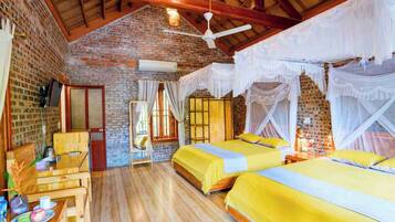 Perhechalet, 1 makuuhuone, jääkaappi, näköala puutarhaan (King) | Pimennysverhot, äänieristys, ilmainen Wi-Fi, vuodevaatteet