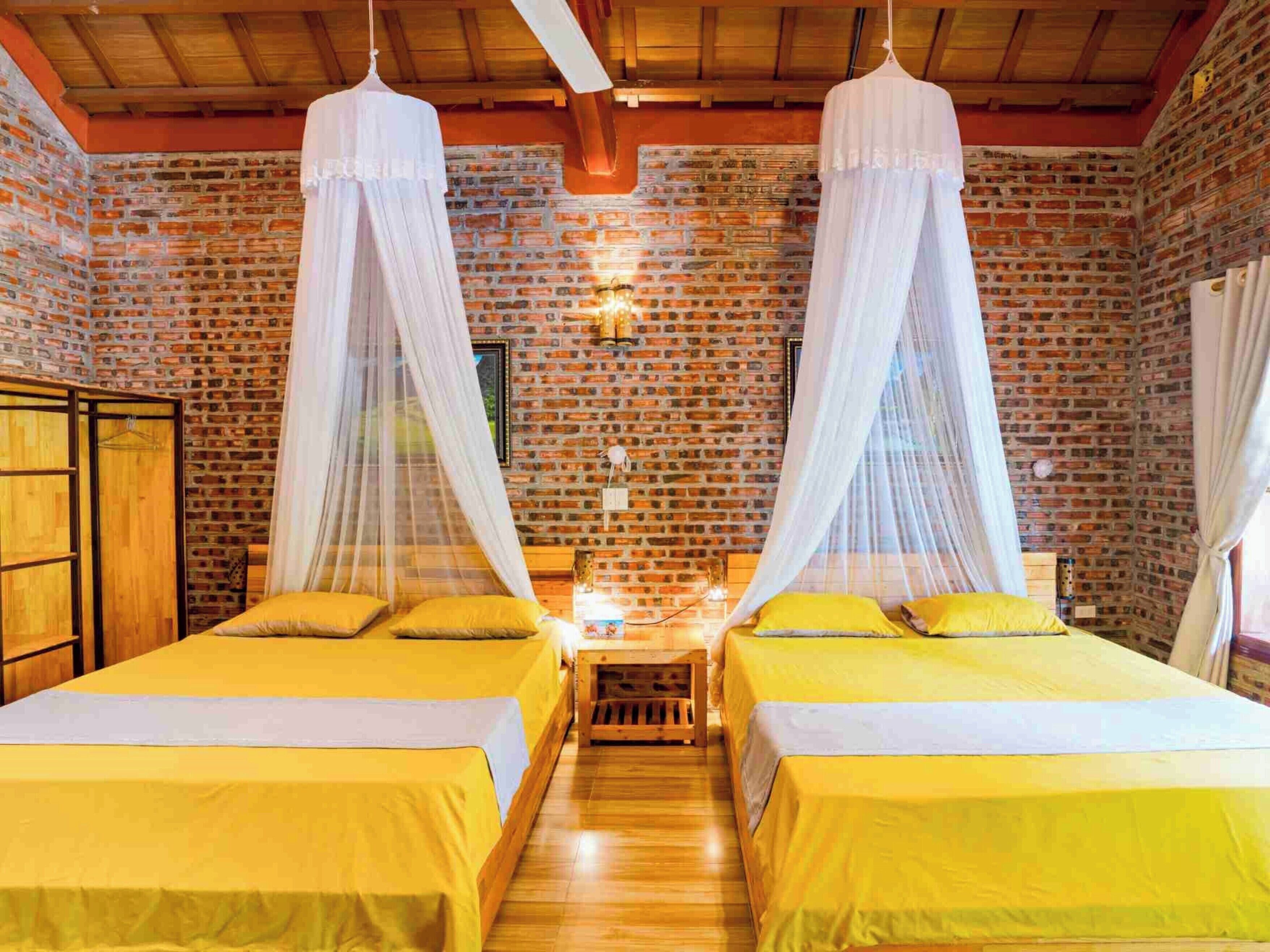 Pimennysverhot, äänieristys, ilmainen Wi-Fi, vuodevaatteet