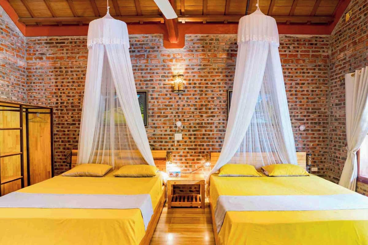 Pimennysverhot, äänieristys, ilmainen Wi-Fi, vuodevaatteet