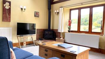 Cottage, Ensuite (The Woodshed) | Lounge