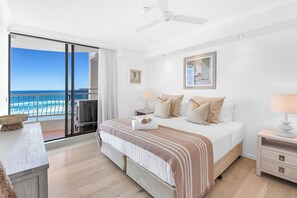 2 Bedroom Beach Front Ocean View Deluxe | 2 bedrooms, premium bedding, individually decorated - Albatross North Apartments (Mermaid Beach)