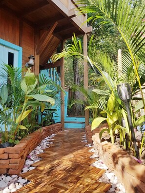 Exterior - Bleu Verde i am colors (Gili Trawangan)