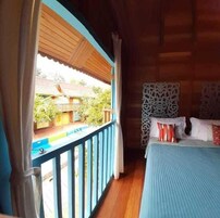 WiFi (free), bed sheets