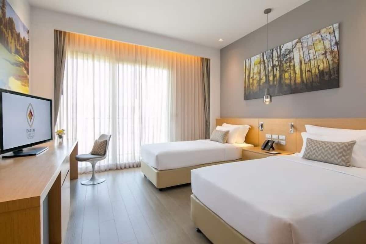 Minibar, in-room safe, desk, blackout curtains