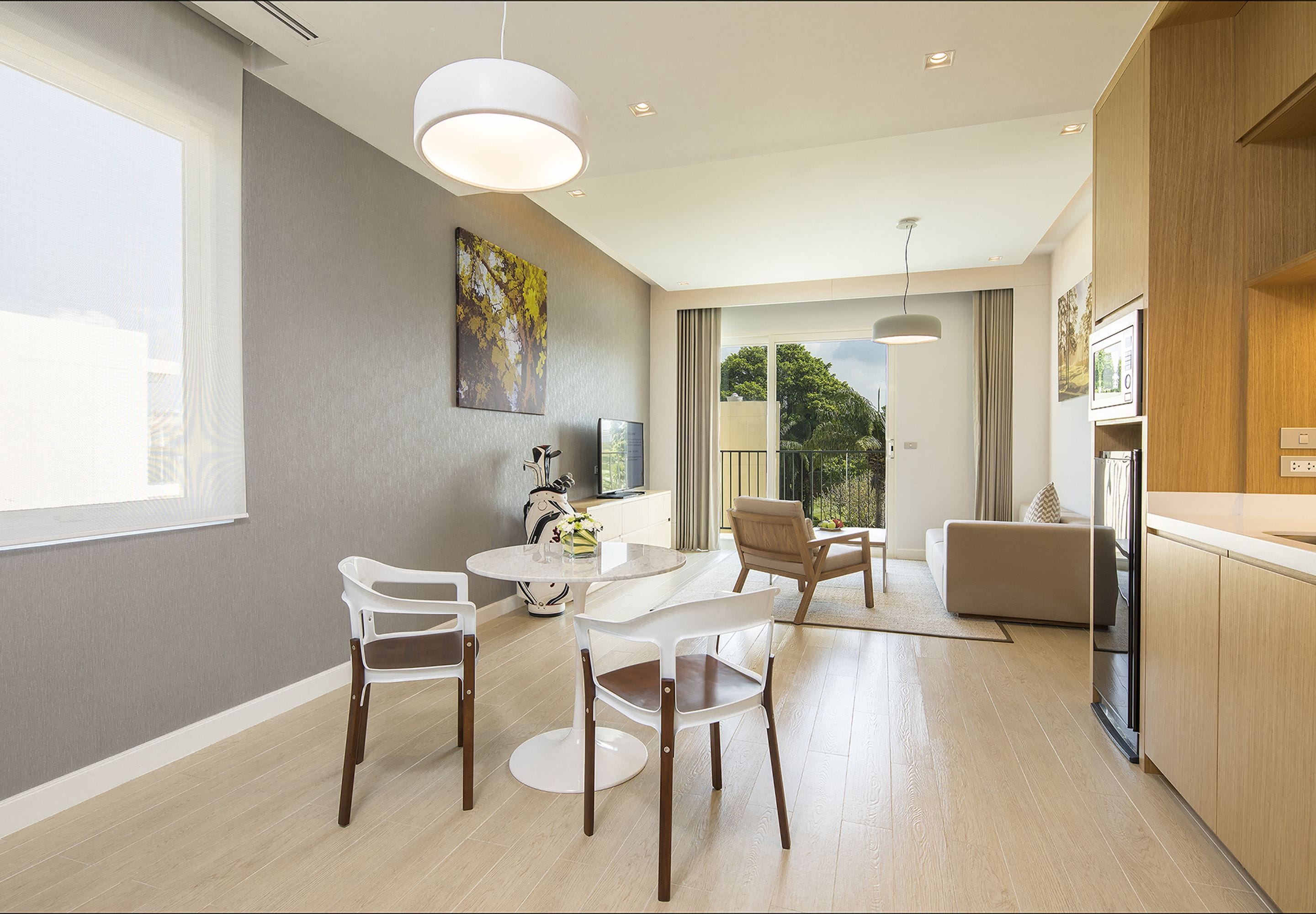 Télévision à écran plat de 32 pouces avec chaînes par câble, télévision