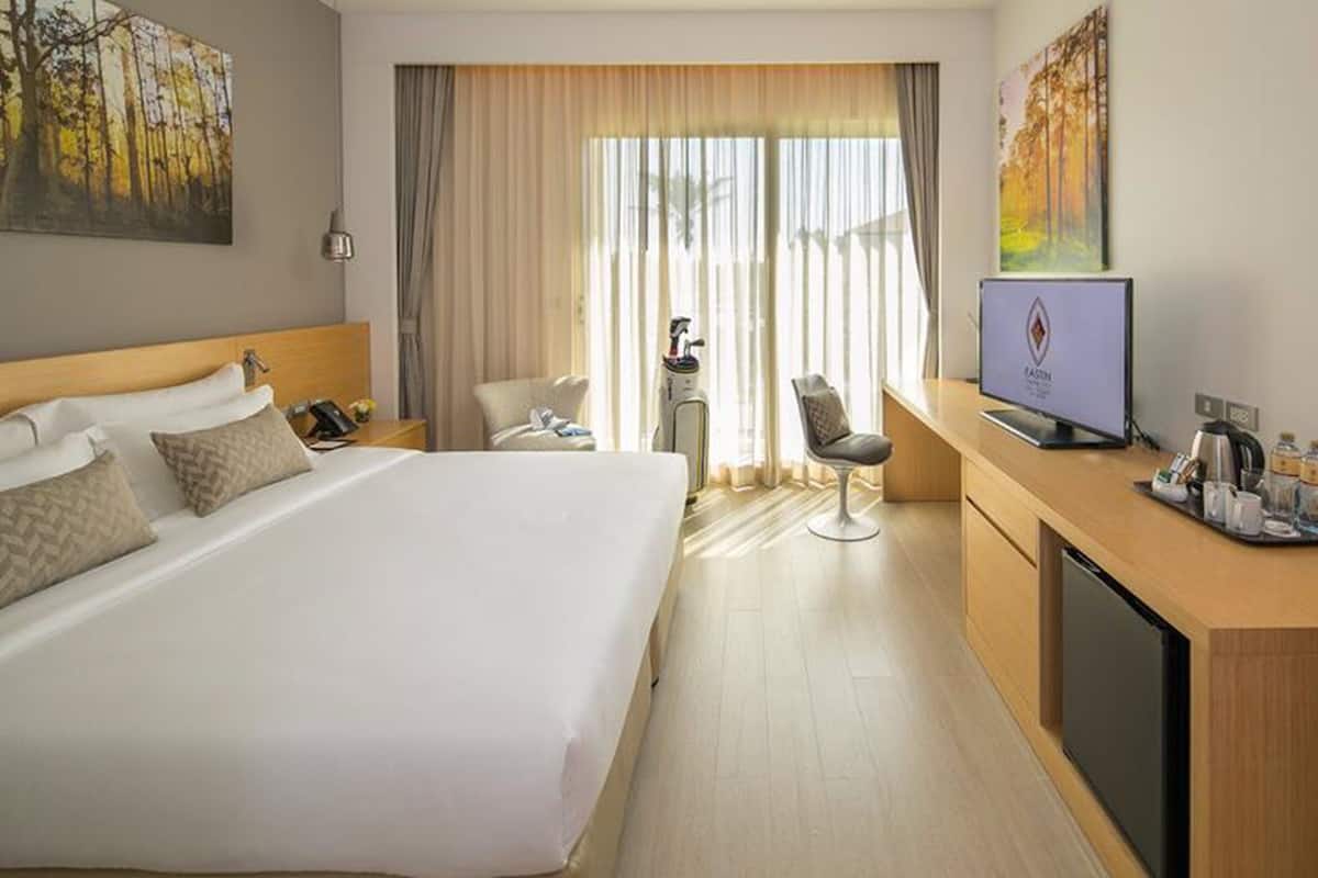 Minibar, in-room safe, desk, blackout curtains