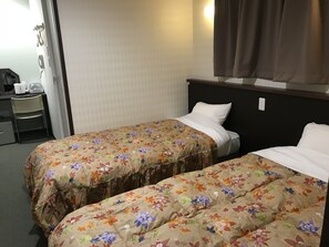 In-room safe, blackout drapes, soundproofing, free WiFi - Hotel Famitic Nikko (Nikko)