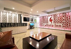 Lobby sitting area - Hotel Callista Inn Sohna Road (Gurugram)
