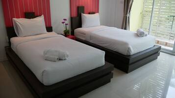 Desk, blackout curtains, free WiFi