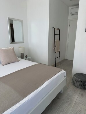 7 Schlafzimmer, Bügeleisen/Bügelbrett, Reisekinderbett, WLAN