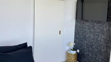 7 Schlafzimmer, Bügeleisen/Bügelbrett, Reisekinderbett, WLAN
