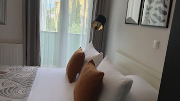 7 bedrooms, iron/ironing board, travel crib, WiFi