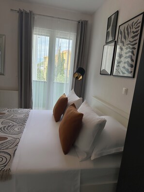 7 habitaciones, tabla de planchar con plancha, cuna de viaje y wifi 