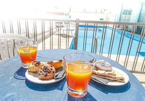 Free daily buffet breakfast  - Hotel Tropical (Bellaria-Igea Marina)