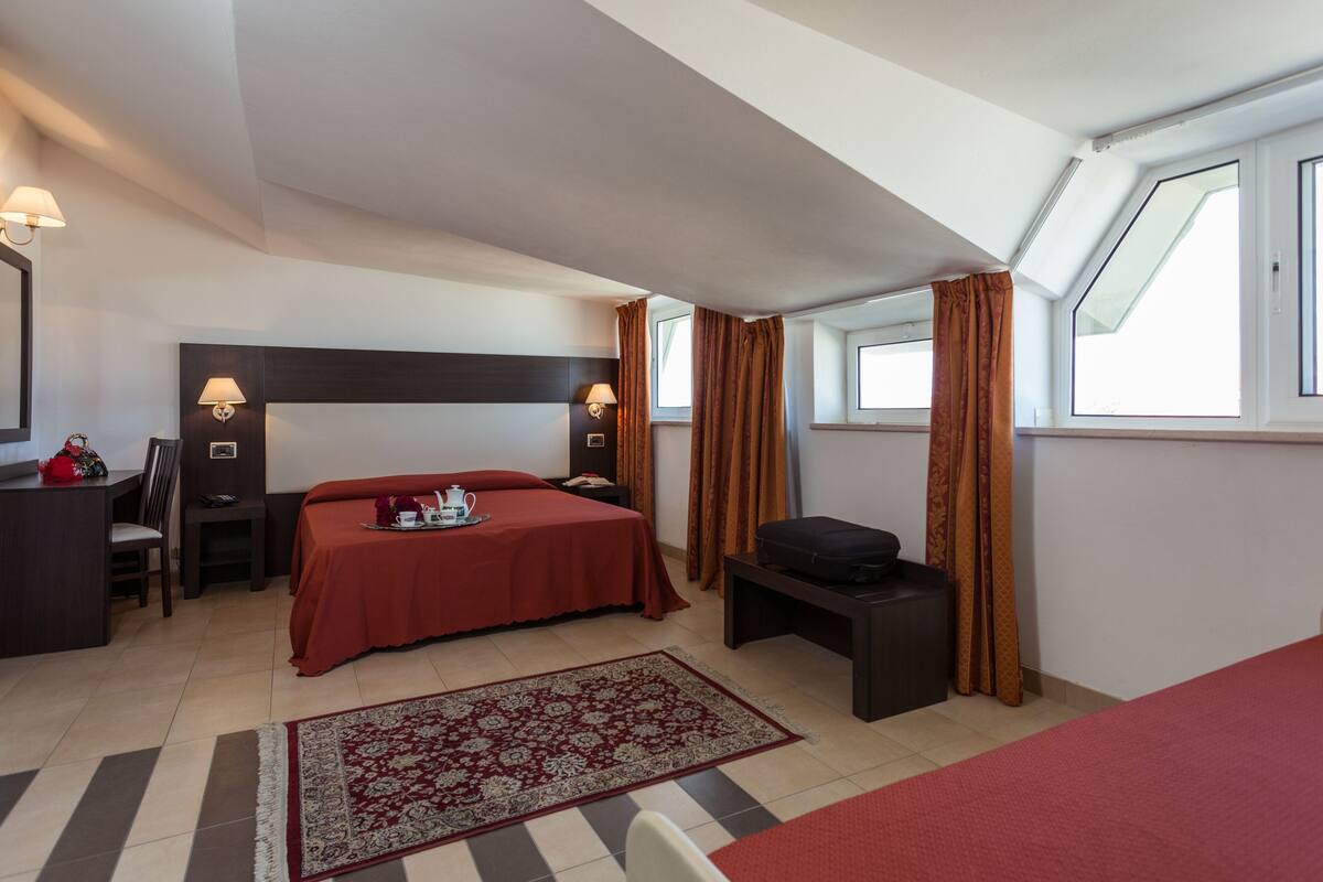 In-room safe, desk, free WiFi, bed sheets