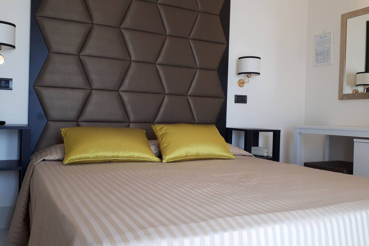 In-room safe, desk, free WiFi, bed sheets