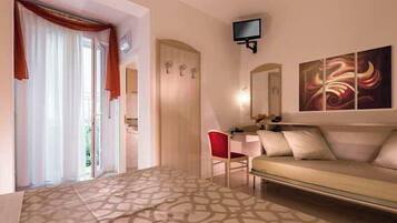 Caja de seguridad en la habitación, cunas y wifi